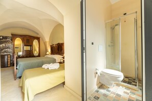 5 camere, ferro/asse da stiro, Wi-Fi gratuito, lenzuola