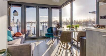 Hausboot in Volendam nahe Fort Edam