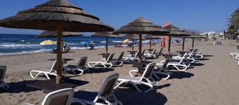 'Marbella Penthouse appartement' met Zeezicht, Zwembad, Wi-Fi, Tuin & Terras