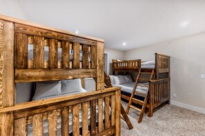 3 bedrooms, WiFi, bed sheets