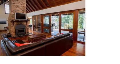 IRONBARKHOUSE on the beautiful Tomaga River// Pool