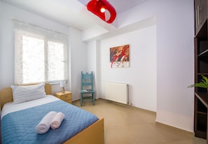 2 bedrooms, iron/ironing board, travel crib, free WiFi