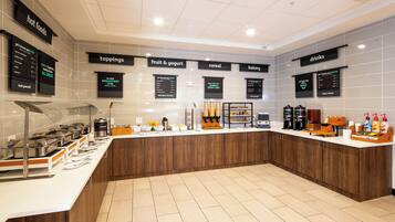 Petit déjeuner buffet servi tous les jours en supplément