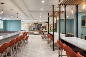 Daily buffet breakfast for a fee - Holiday Inn & Suites Detroit - Troy by IHG (Troy)