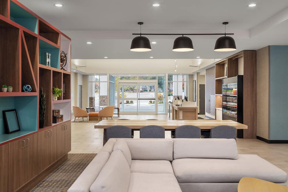 Holiday Inn & Suites Detroit - Troy by IHG