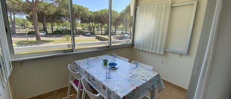 تناول الطعام