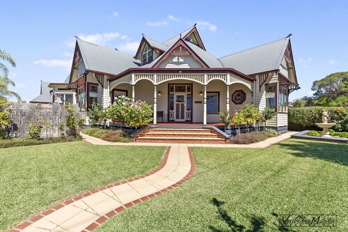 Classic Federation House close to Town & Lake