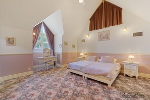 3 chambres, fer et planche à repasser, lit parapluie, Wi-Fi gratuit