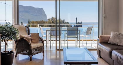 T2 PLAGE DU BESTOUAN CASSIS - MAGNIFICENT SEA VIEW - PARKING