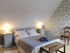 1 quarto, berço de viagem, Wi-Fi de cortesia, roupa de cama