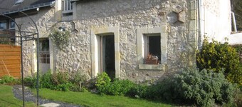 Charming Cottage in Wine Hamlet: Sleeps 5, Cozy Garden, Near Loire Castles
