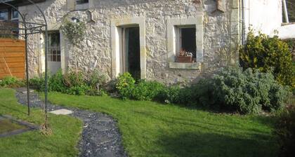 Charming Cottage in Wine Hamlet: Sleeps 5, Cozy Garden, Near Loire Castles