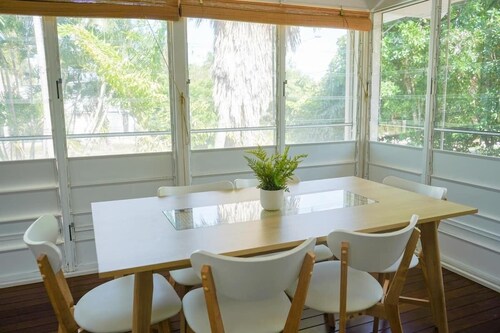 The Beach House-walk to Pallarenda beach!