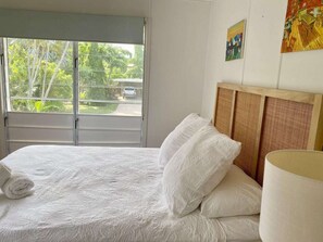 4 bedrooms, iron/ironing board, free WiFi, bed sheets