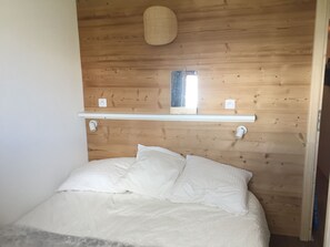 3 bedrooms, iron/ironing board, free WiFi