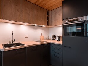 Fridge, microwave, dishwasher, coffee/tea maker