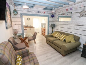 Cottage | Living room - The Studio (Tenby)