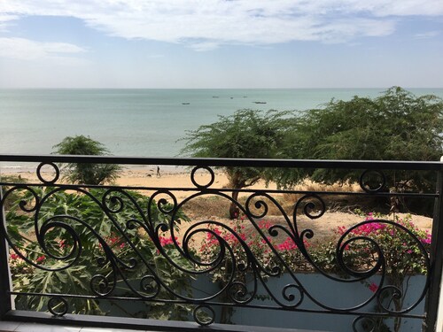 VILLA 4 bedrooms facing the sea swimming pool garden terrace parking comfort for 12