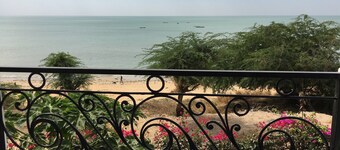 VILLA 4 bedrooms facing the sea swimming pool garden terrace parking comfort for 12