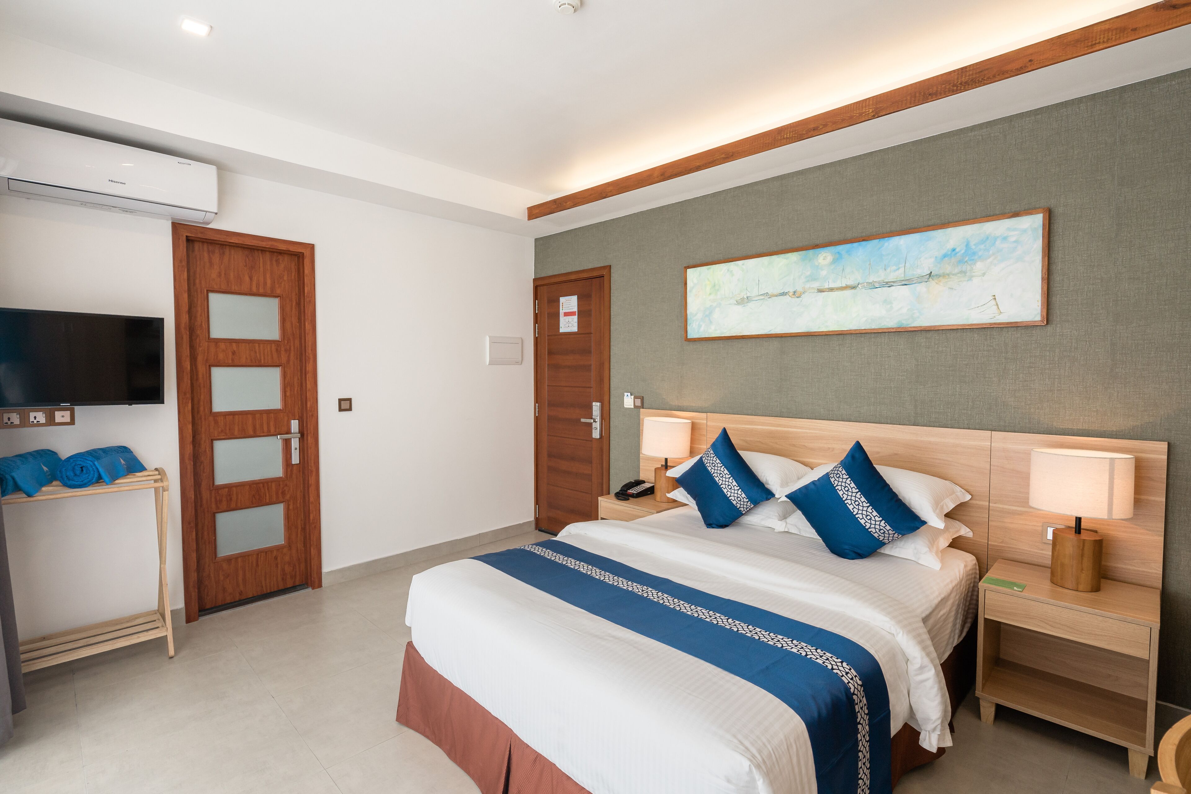 superior double room | 2 bedrooms, premium bedding, memory-foam beds, minibar