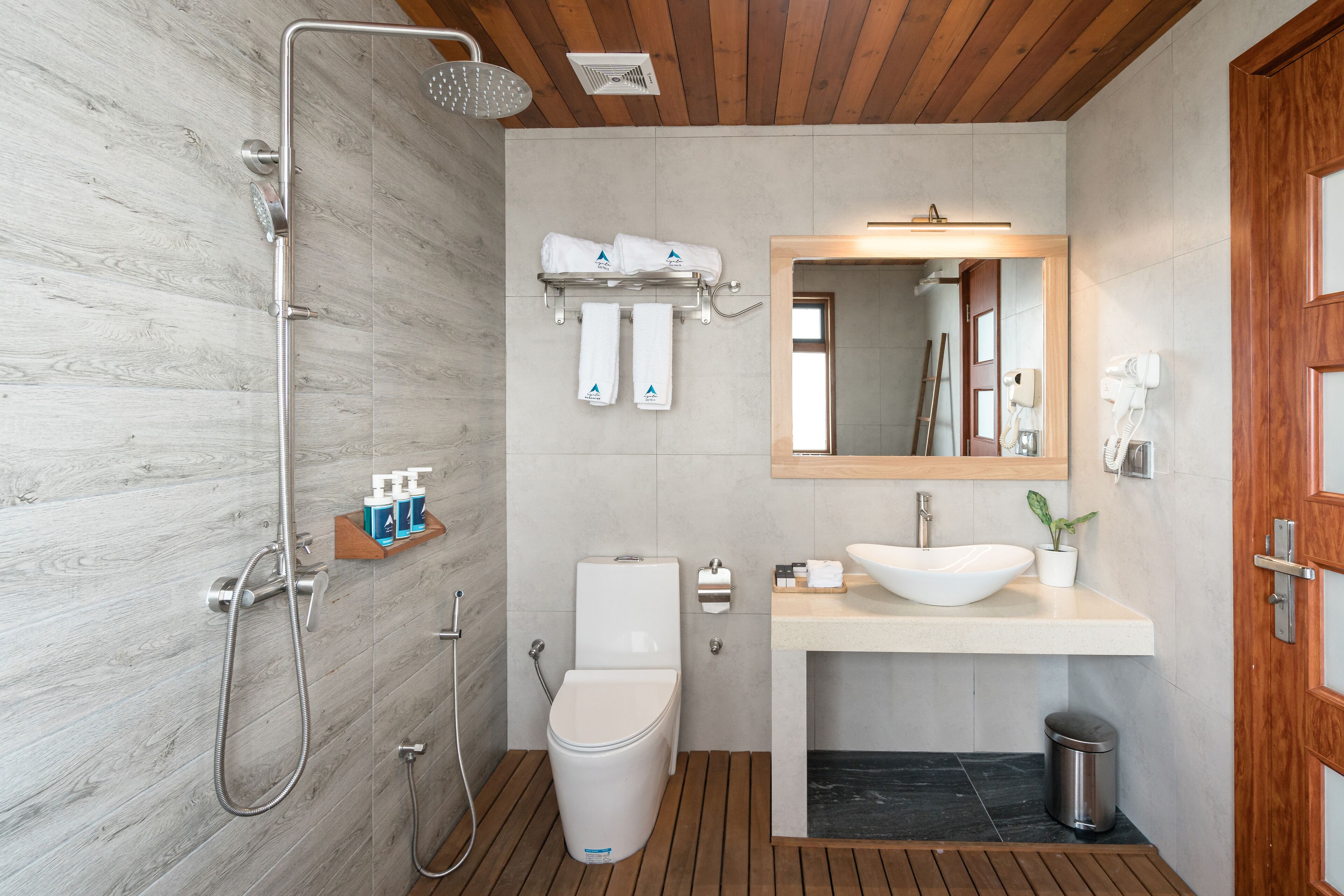 superior double room | bathroom | rainfall showerhead, free toiletries, hair dryer, bidet