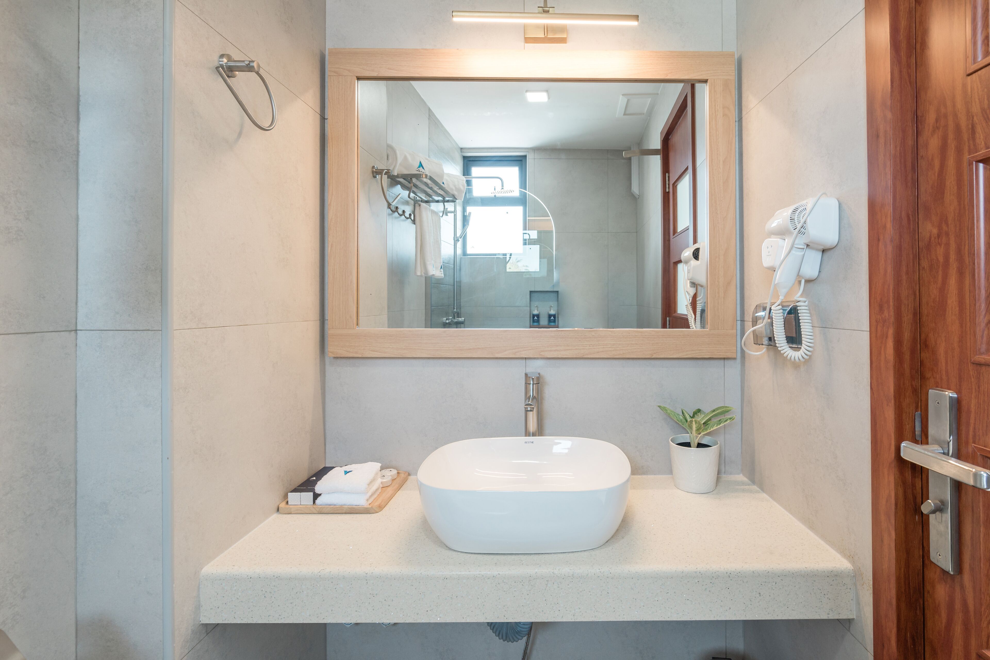 family suite | bathroom | rainfall showerhead, free toiletries, hair dryer, bidet