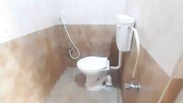 Shower, free toiletries, towels, soap