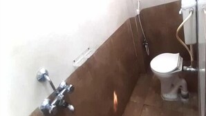 Dusj, toalettartikler (inkludert), håndklær og såpe