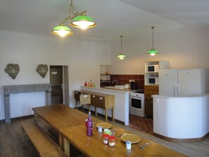 High chair - Les Terres de Saint-Hilaire (Ollieres)