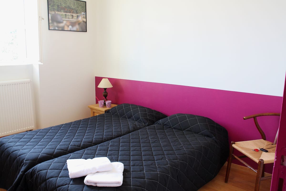 Iron/ironing board, travel cot, free WiFi, bed sheets