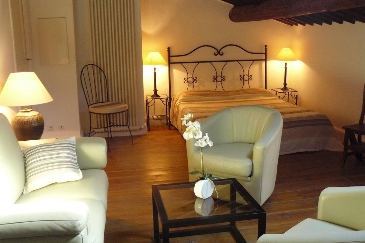 Traditional Triple Room | Iron/ironing board (on request), travel cot, free WiFi, bed sheets