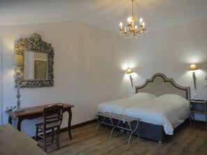 Chambre Supérieure avec lits jumeaux