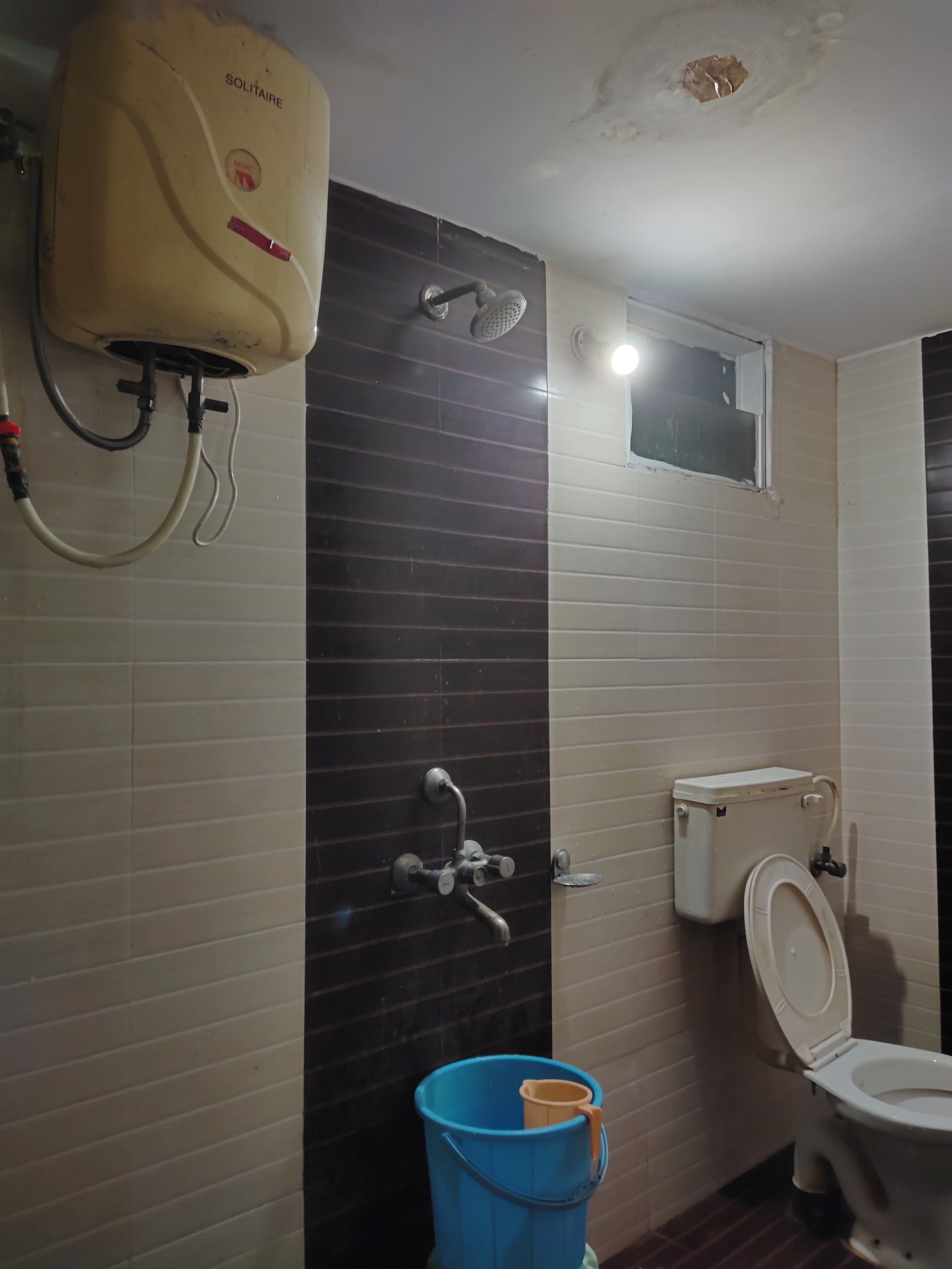 Doccia, set di cortesia gratuito, asciugamani, sapone