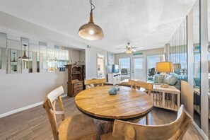 Dining - Plan Your Dream Beach Escape to Boardwalk 985 (Gulf Shores)