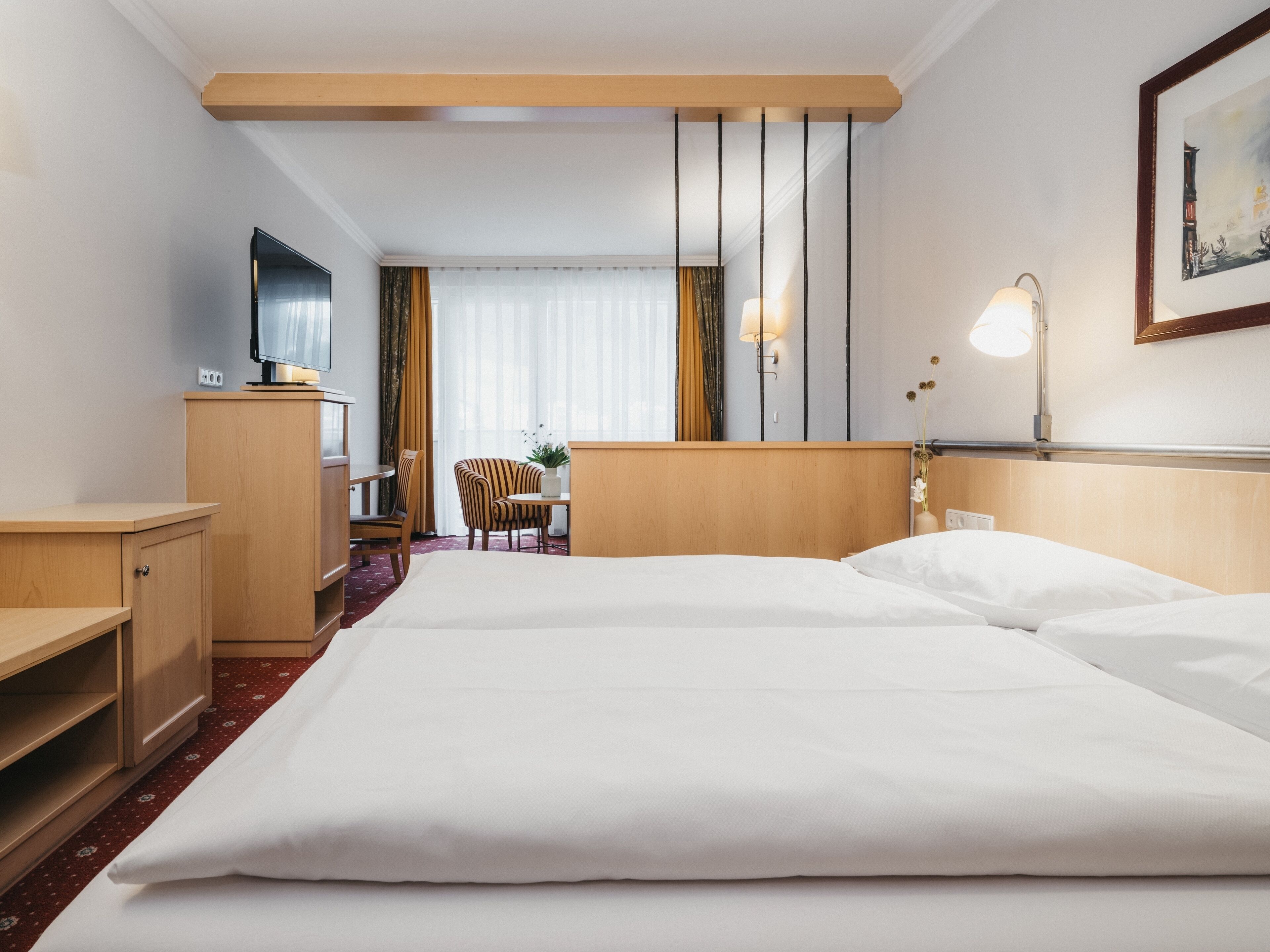 Familienzimmer | Allergikerbettwaren, Minibar, Zimmersafe, Schreibtisch