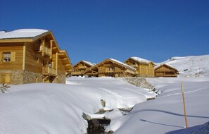 Exterior - Chalet, terrace, fireplace or stove, parking, tv, 120-135m², Alpe d'Huez (L'Alpe d'Huez)