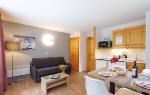 Living area - Wifi, 100m from resort center, tv, ski locker, 54-56m², Morillon (Morillon)