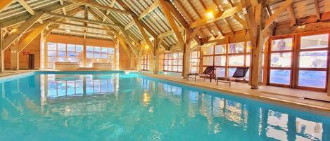 Piscine intérieure