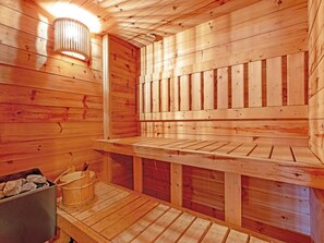 Sauna - Chalet, sauna, balcony, fireplace or stove, parking, tv, 125m², Peisey-Vallandry (Peisey-Nancroix)