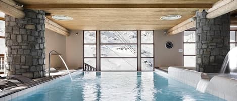 Inomhuspool och uppvärmd pool