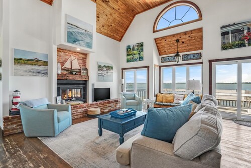 Belle of the Bay | Oyster Bay Waterfront w/ Unobstructed 360° Views, Balcony & Screened Porch