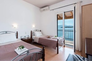 3 habitaciones, tabla de planchar con plancha, wifi y ropa de cama 