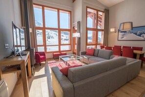 DVD player - Ski-in/ski-out & foot of the slopes, 5th floor, view ski slopes, fitness, swimming pool, sauna (Bourg-Saint-Maurice)