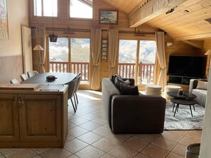 Living area - 50m from ski slopes, 2nd floor, view ski slopes, fitness, swimming pool, sauna, hammam, balcony, tv (Saint-Martin-de-Belleville)