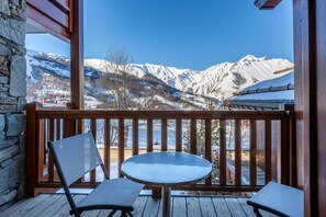 Property grounds - 200m from resort center, 2nd floor, view ski slopes, fitness, swimming pool, sauna, hammam, balcony (Saint-Martin-de-Belleville)