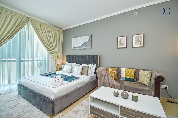 Studio | Living area