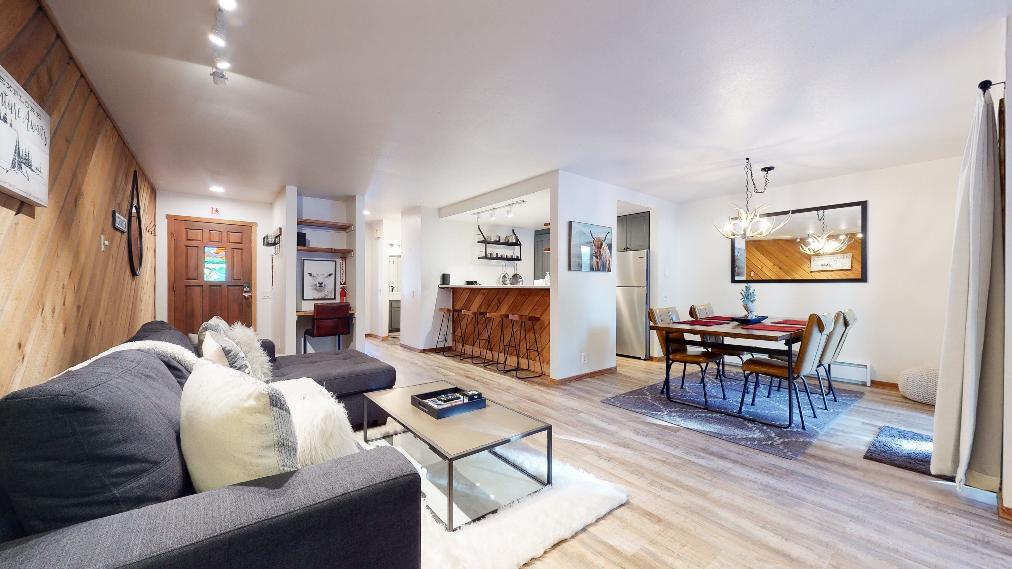 Smart TV, fireplace, offices