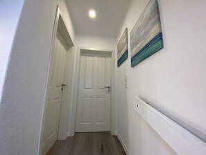 32-inch flat-screen TV with cable channels, TV - Worpsweder Blick (Osterholz-Scharmbeck)