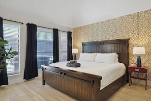 6 habitaciones, tabla de planchar con plancha, wifi y ropa de cama
