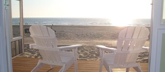 Luxury beach house equipped with every luxury (wifi/royal bathroom etc).